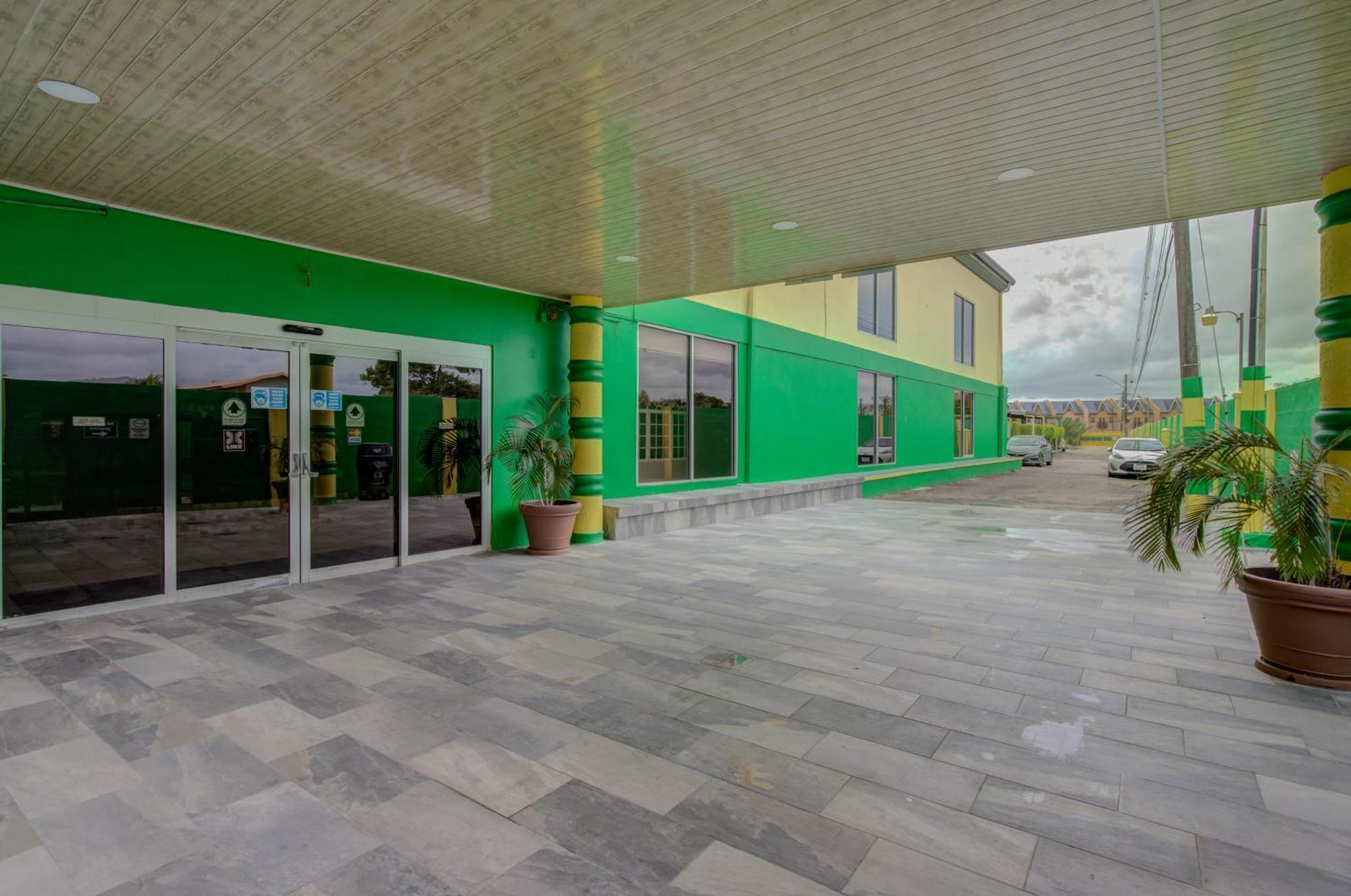 Airport Suites Hotel Piarco Exterior foto