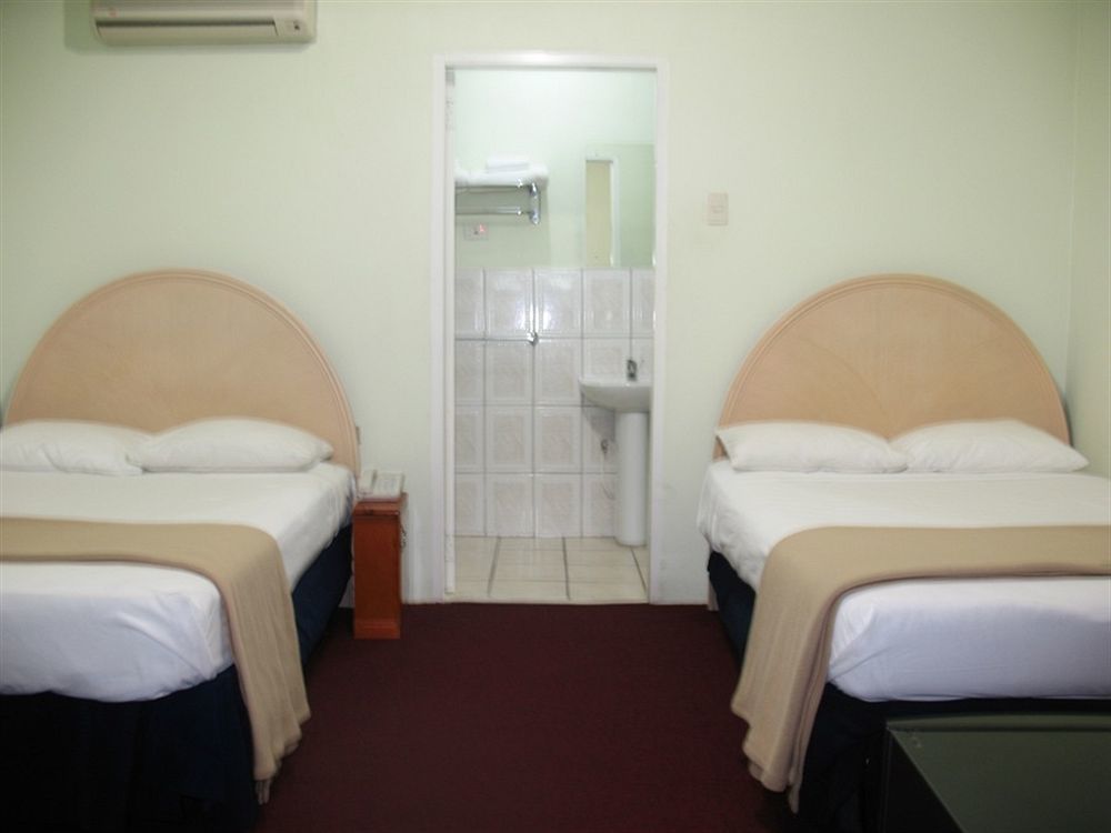 Airport Suites Hotel Piarco Exterior foto