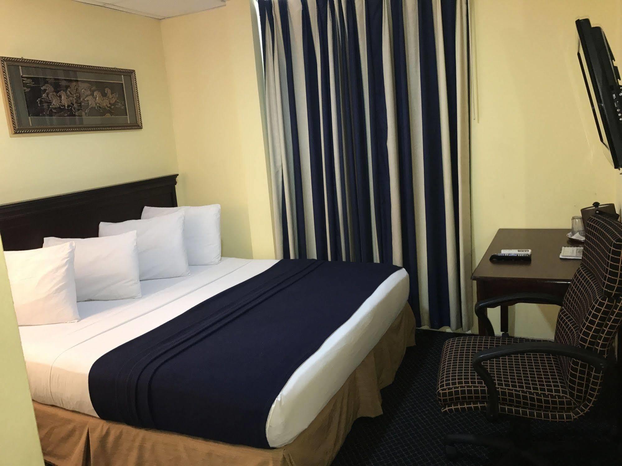 Airport Suites Hotel Piarco Exterior foto