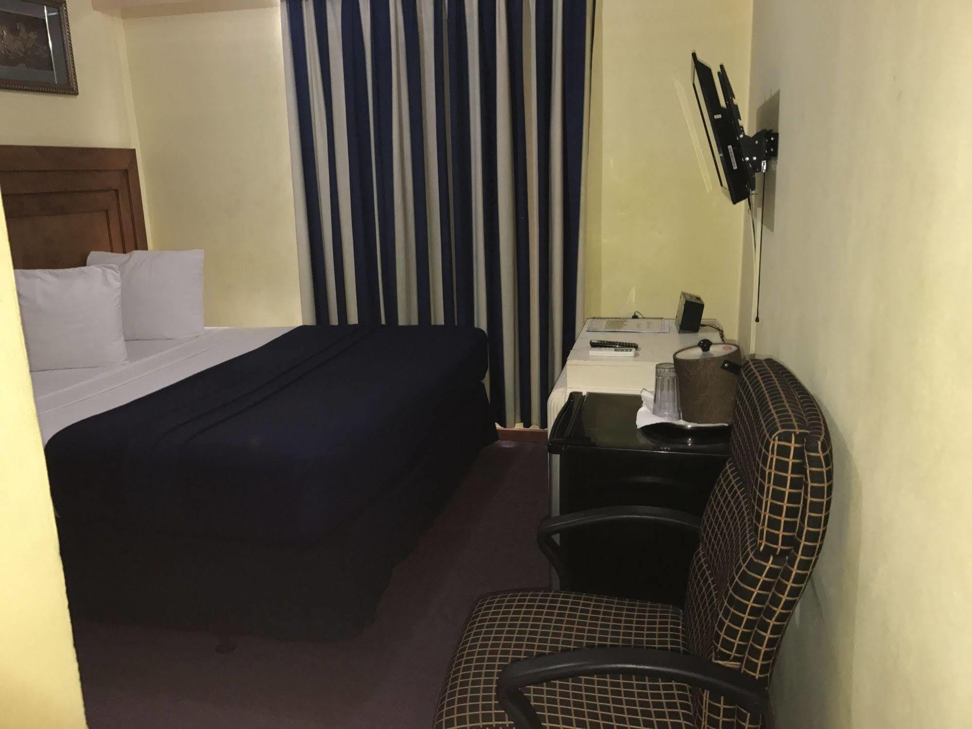 Airport Suites Hotel Piarco Exterior foto