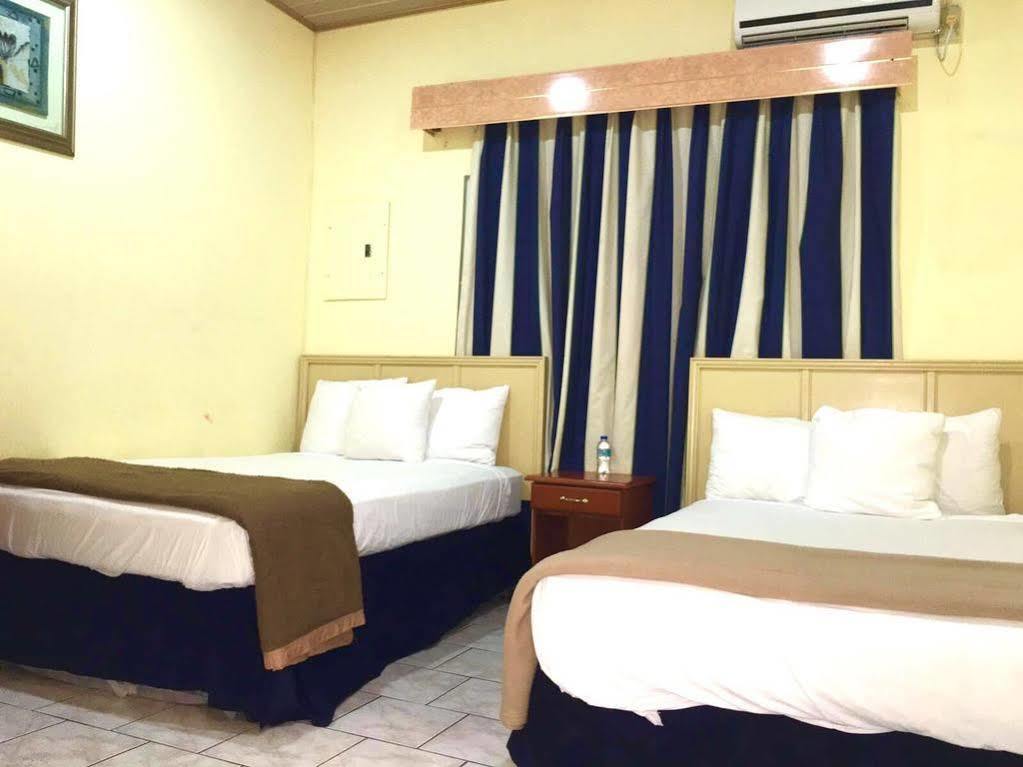 Airport Suites Hotel Piarco Exterior foto